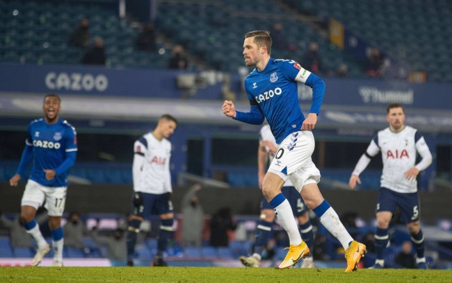 超过任何地 超过任何地